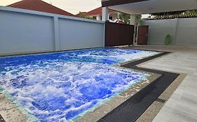 Private Pool Villa With Jacuzzi At Royal Park Village - Walk To The Beach - 6 People - Max 3 Males (Adults Only)